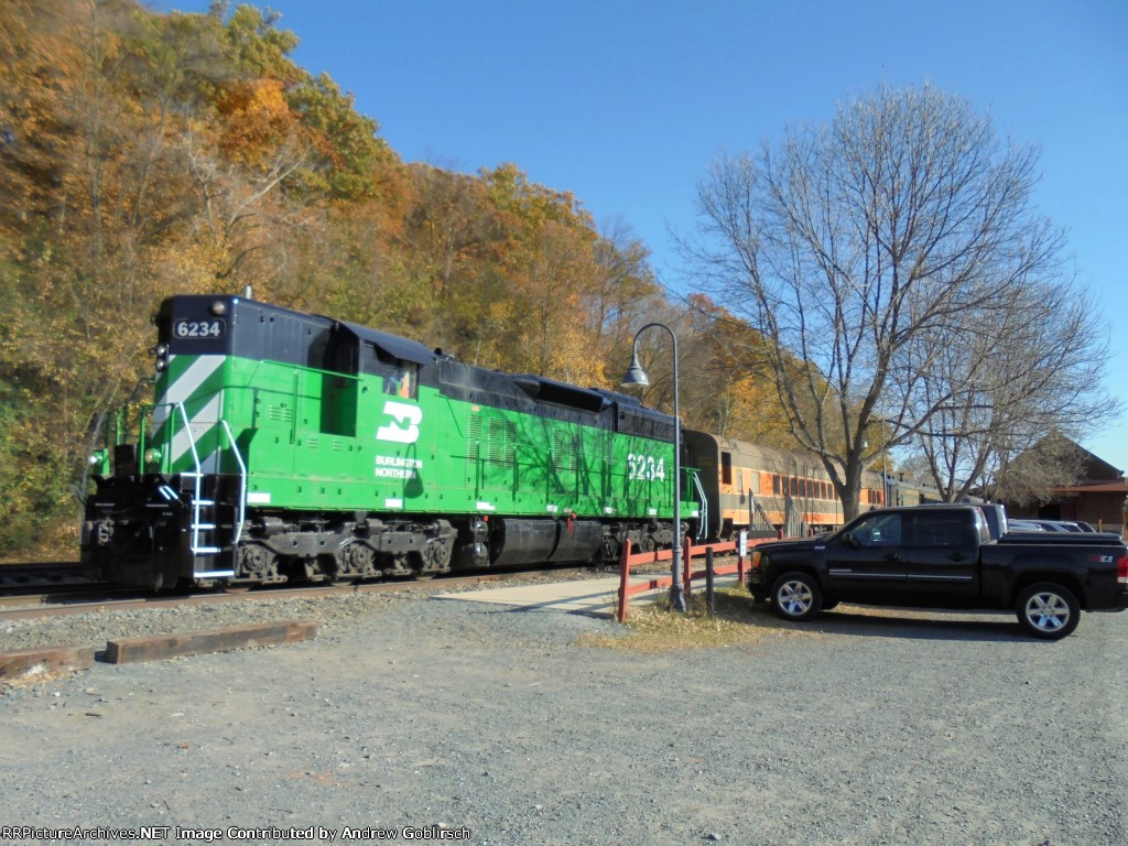 BN 6234 Pumpkin Train